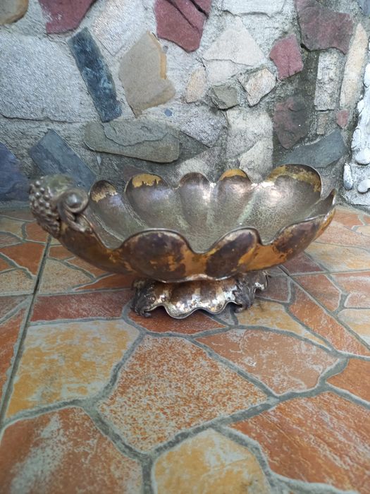De fruptieră argintata