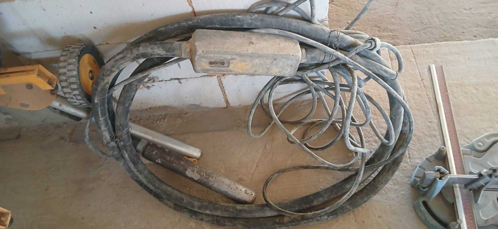 Echipamente și Unelte de Construcție