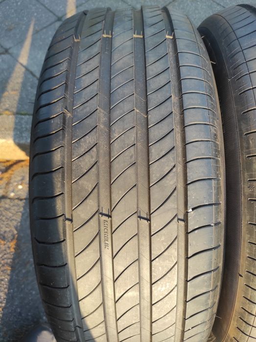 225/55/18 Michelin