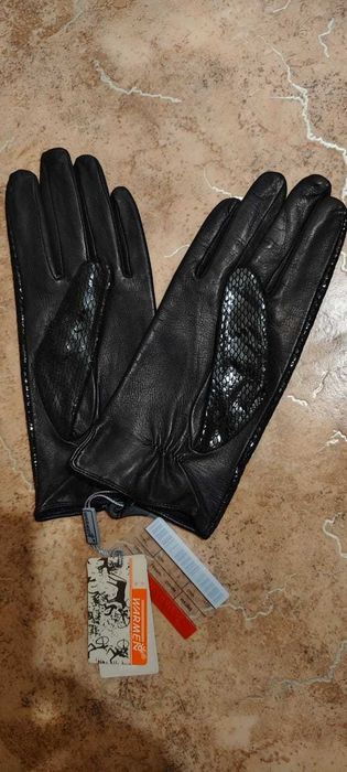 Перчатки  кожанные  лайковые