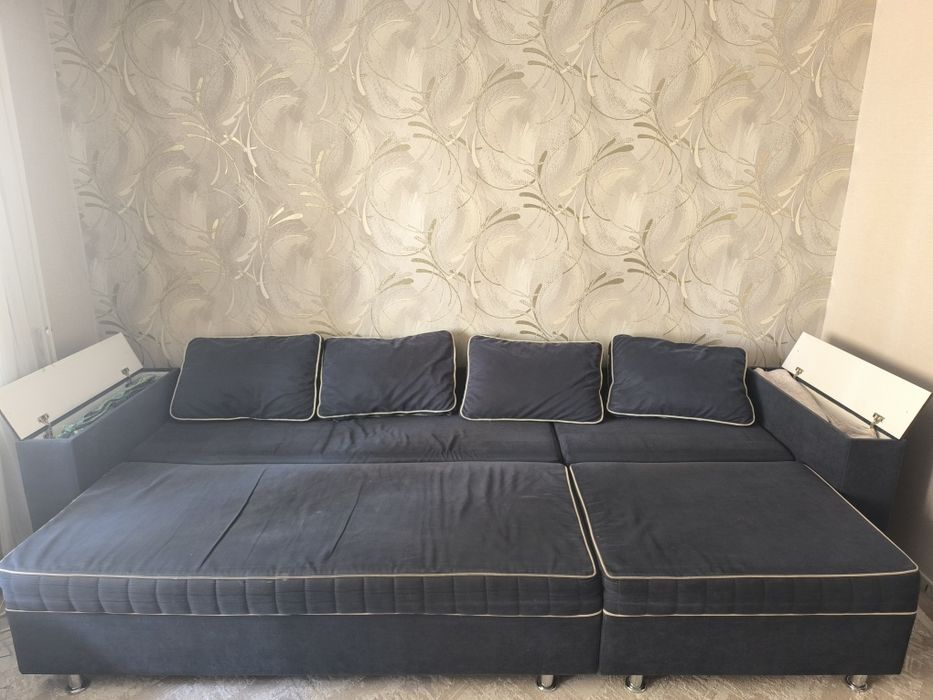 Продается диван б.у цвет синий