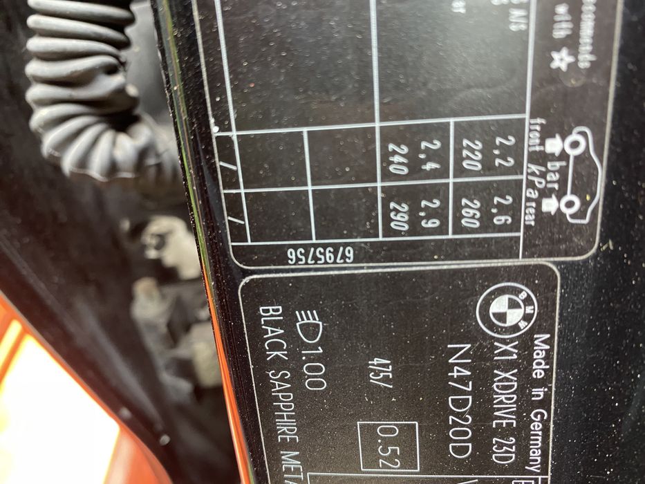 Haion cu lunetă BMW X1  2011