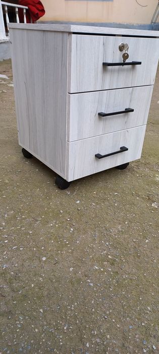 Тумба выкатная в наличии