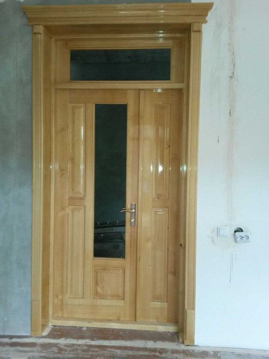 Деревянные рамы,двери,окна. Yog'ochdan yasalgan eshik va derazalar