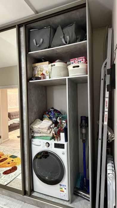 Большой шкаф с прихожкой