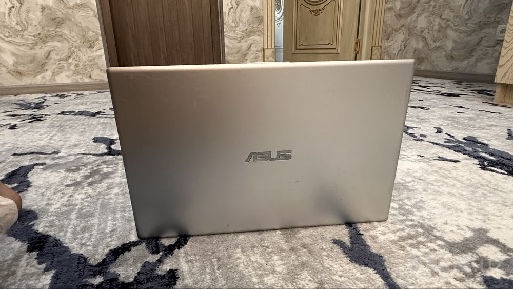 Asus vivobook. 15. I5