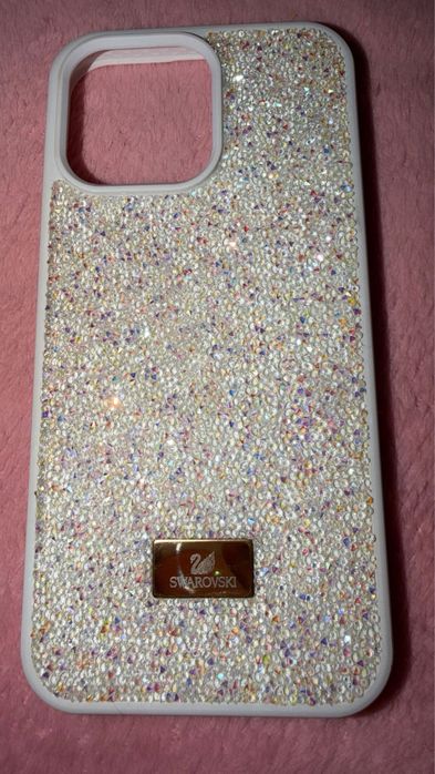 vand husa cu pietricele 15 pro max