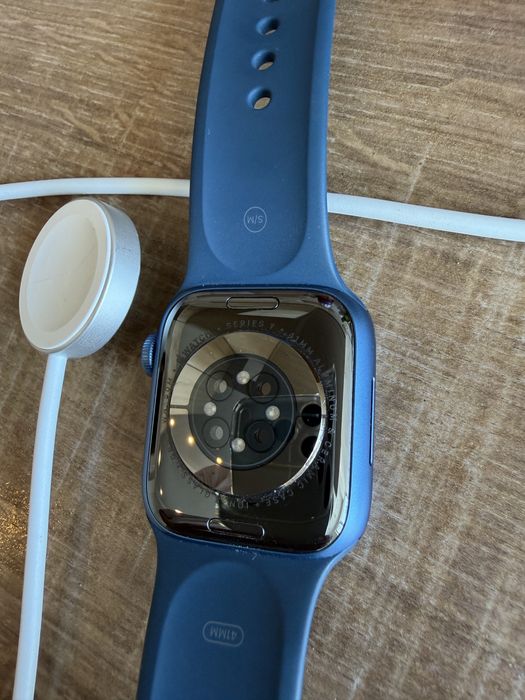 Apple Watch Series 7, 41 мм,
