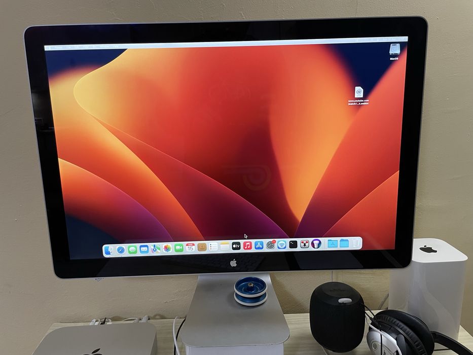 Apple Cinema Display 24 + USB C адаптер