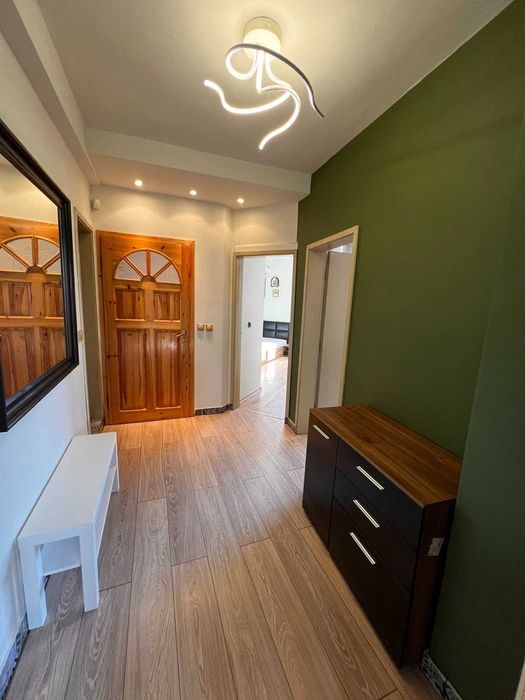 Собственик дава под наем етаж от къща в София