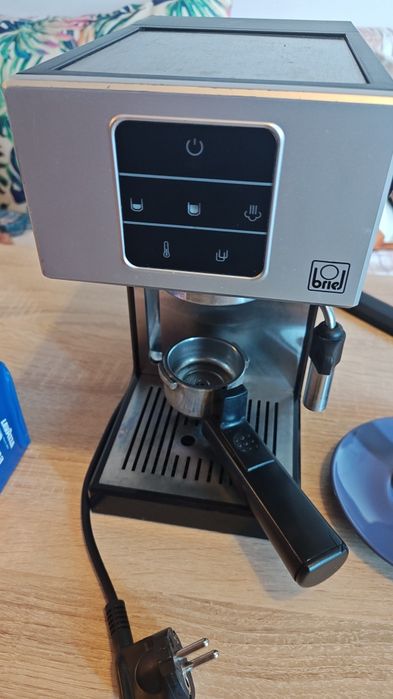 Кафемашина BRIEL AS03 – 20 Bar + 8 пакета Lavazza подарък