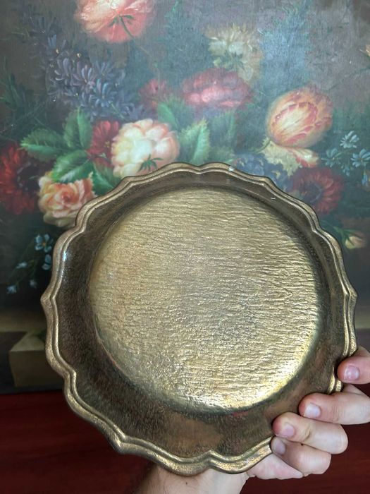 A342 946g, 25cm D, platou bronz Gilde