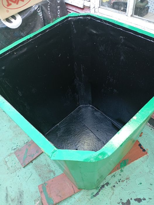 Мусорный контейнер