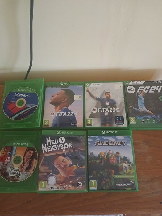 Vând -Xbox One S 1T+ volan si pedale