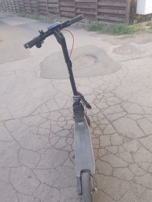 Vând trotinetă electrică Segway Ninebot E3.