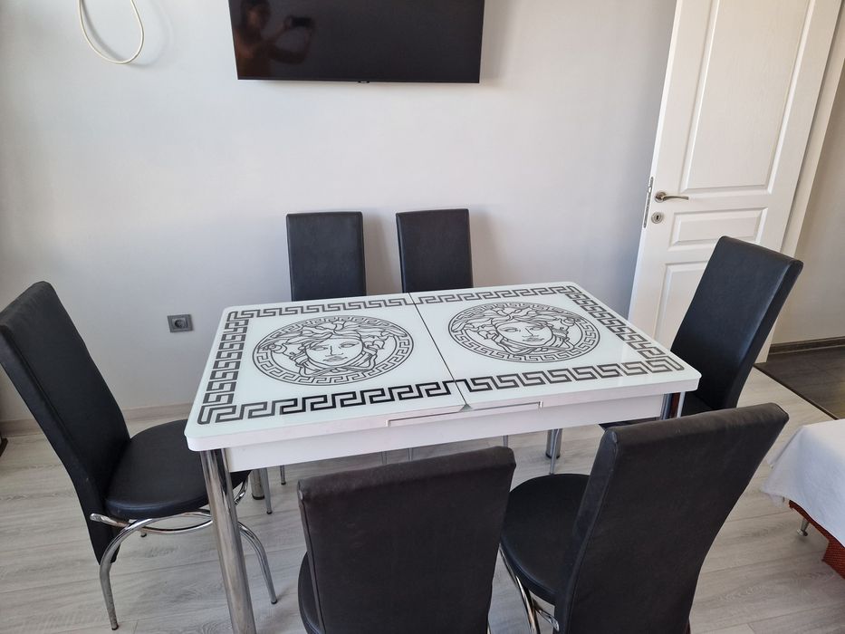 Разтегателна маса с 6 стола