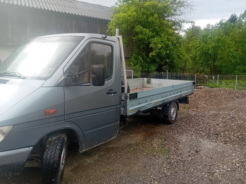 Camionetă Mercedes Sprinter