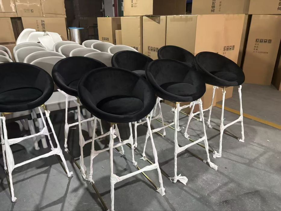 Луксозни кресла и Бар столове