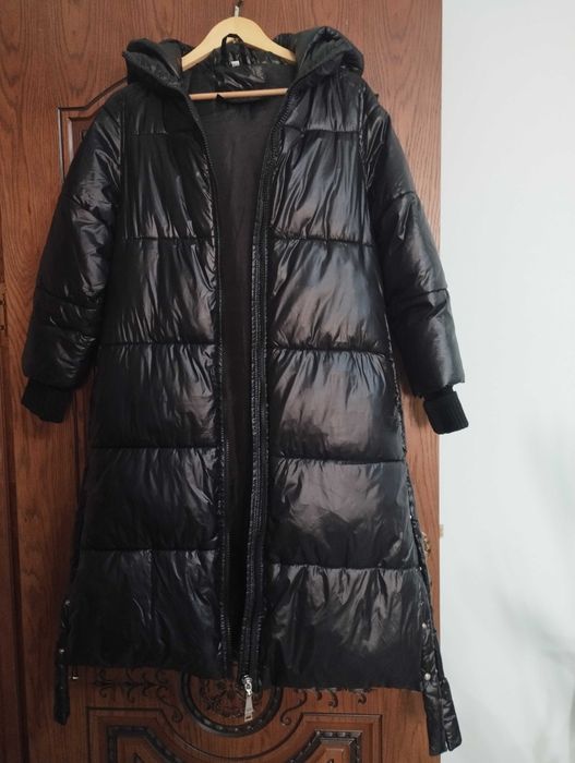 Куртки пальто спортивные костюмы