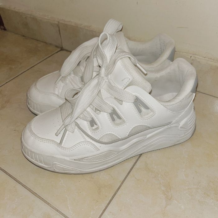 Бели маратонки 39 размер