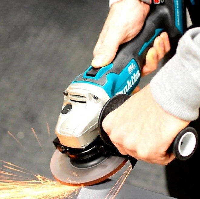 Угловая шлифмашина Makita DGA504Z (без АКБ)