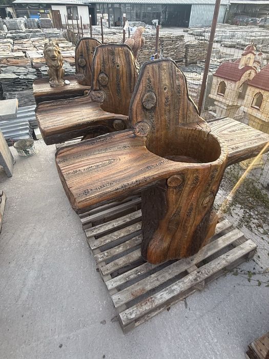 Чешми, мивки, параклиси, фонтани, фигурки