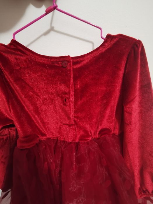 Rochiță pentru fetita