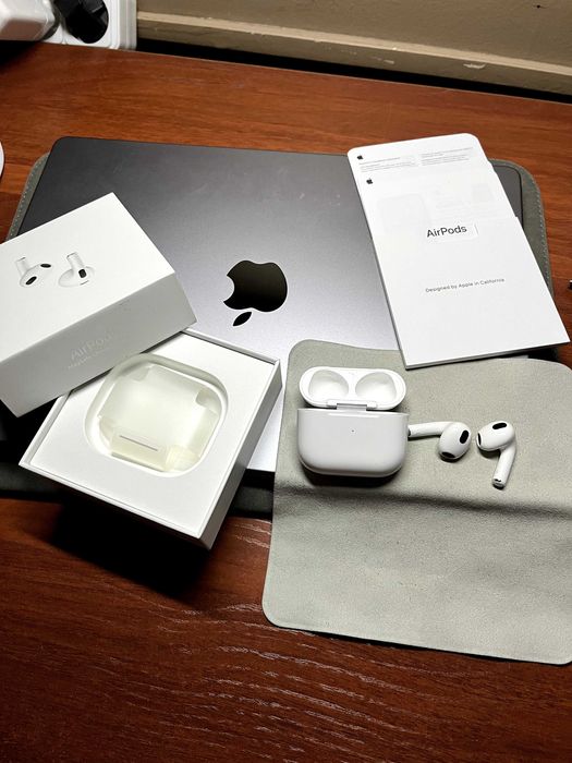 Продам Наушники Apple AirPods 3 MagSafe, БУ, Оригинал.