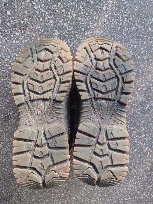 Bocanci cofra si sixton