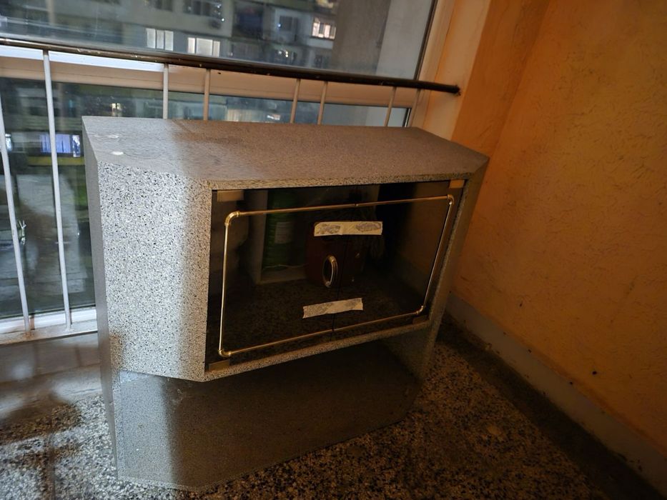 секция със стъклени вратички