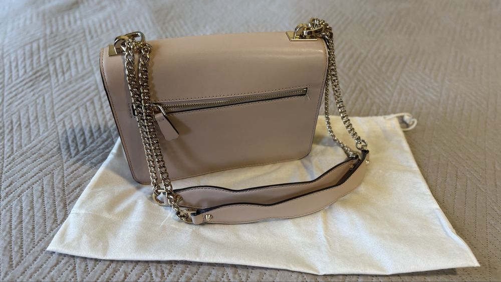Дамска чанта Guess
