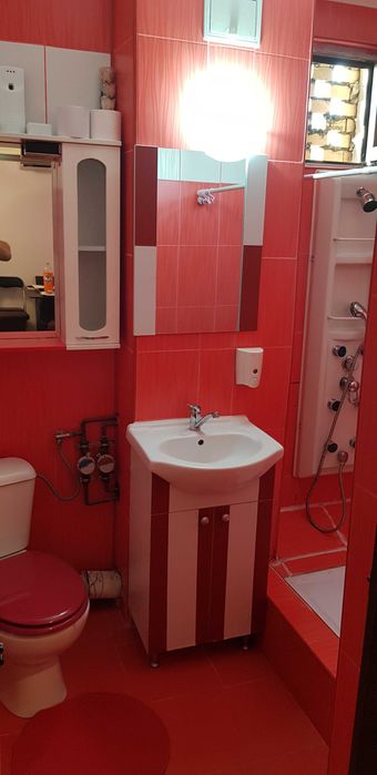 De inchiriat apt. decomandat 2 camere, 8 din10, Bdul. Alexandru Obregia Nr.40 - Complet utilat - Valabil imediat.
