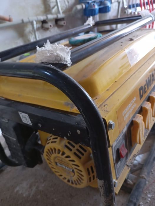 БензоГенератор  DeWalt