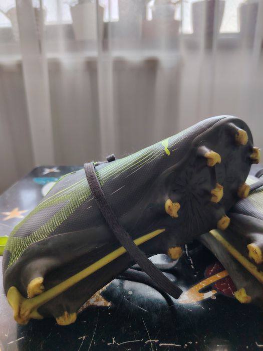 Vand Ghete de fotbal Puma   Nr 31!