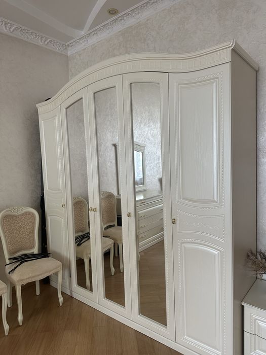 Продам спальни ,4 комплекта