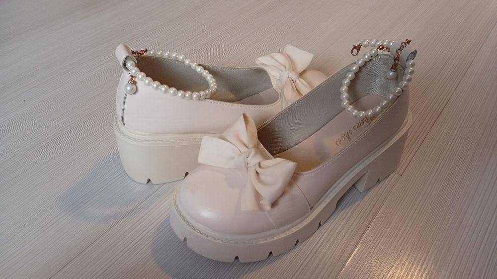 Pantofi dama, ușori și eleganți