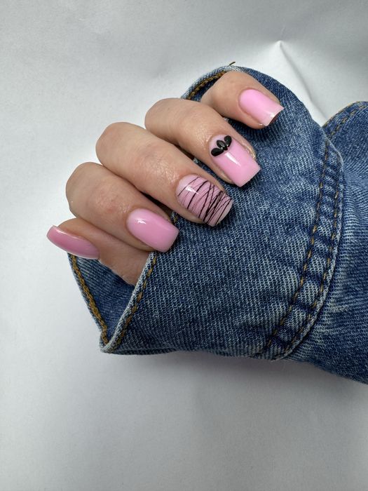 Manichiură Brasov - unghii cu gel, semipermanent