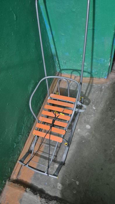 Продам сани зимние