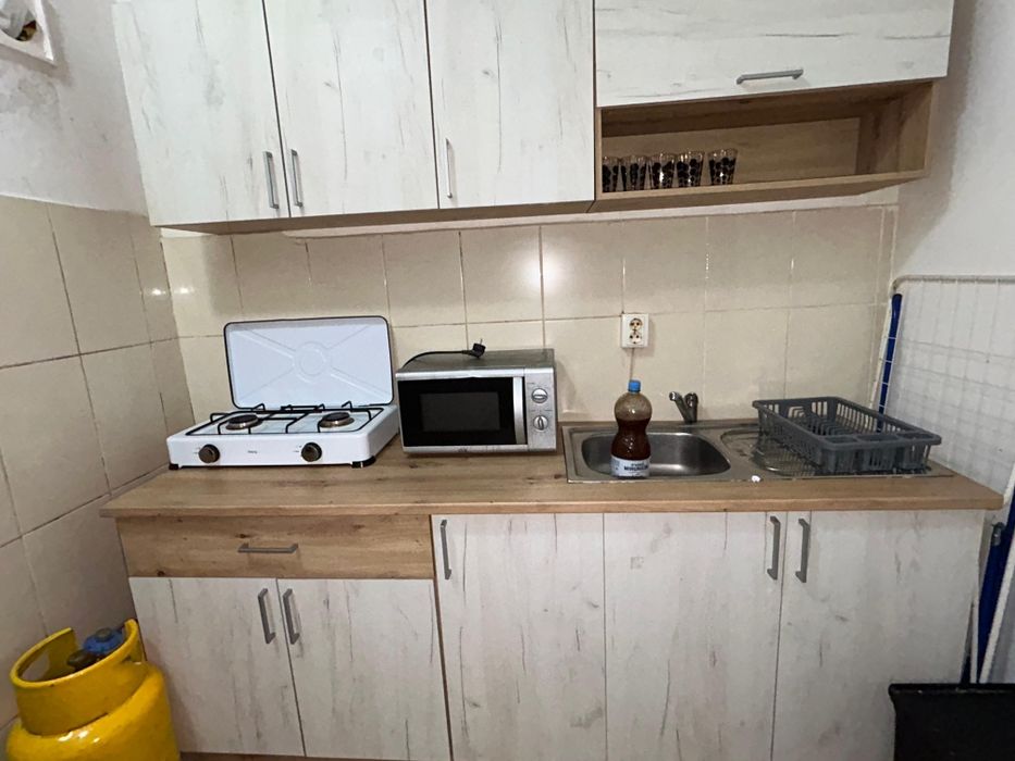 Garsonieră de închiriat 23 m, zona AEM 220 euro