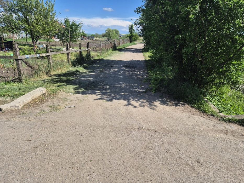 Teren intravilan Iernut / 2 parcele disponibile / front generos  / acces drum