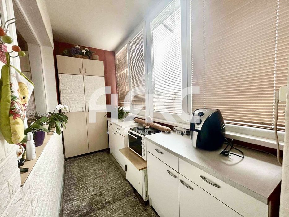 Тристаен обзаведен апартамент в кв. Дружба 1 до МЕТРОСТАНЦИЯ