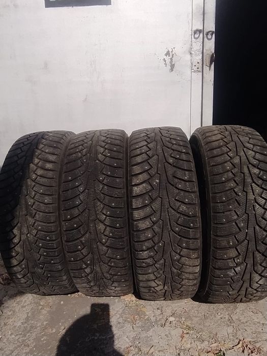 Набор шипованной резины на 17