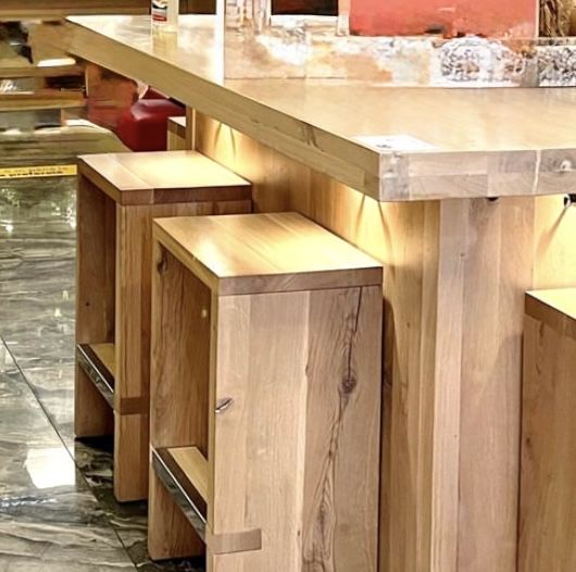 Scaun de bar din stejar masiv – Design premium | Rezistență maximă