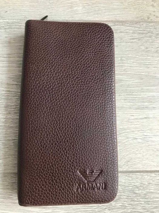 Продам портмоне Armani новое!