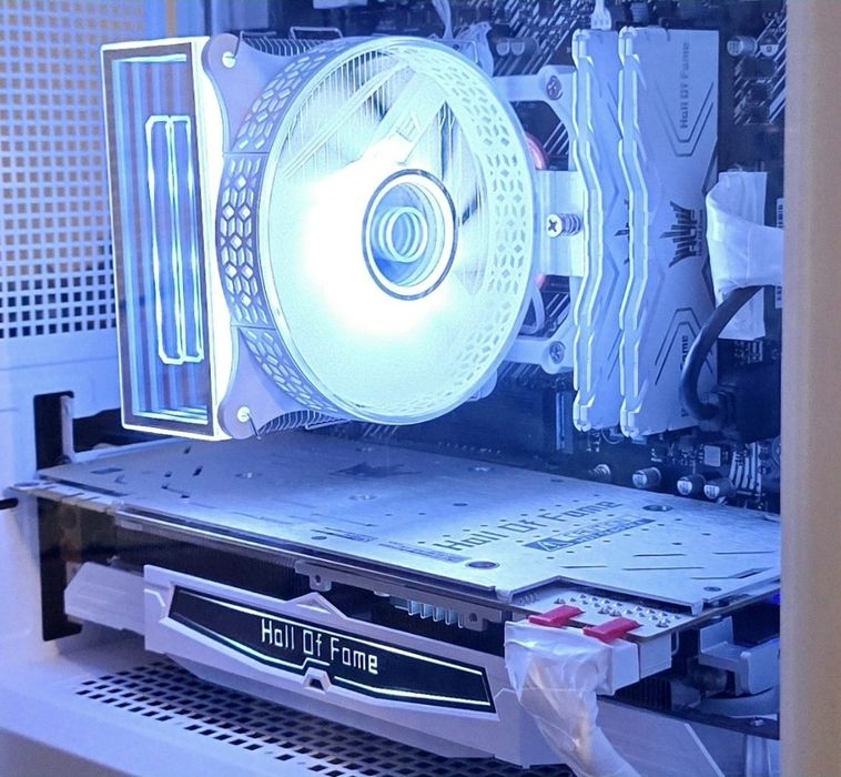 Unitate pc gaming Pearl White