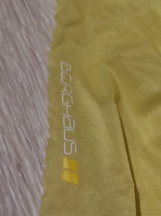 Jacheta dama drumeție Berghaus 12