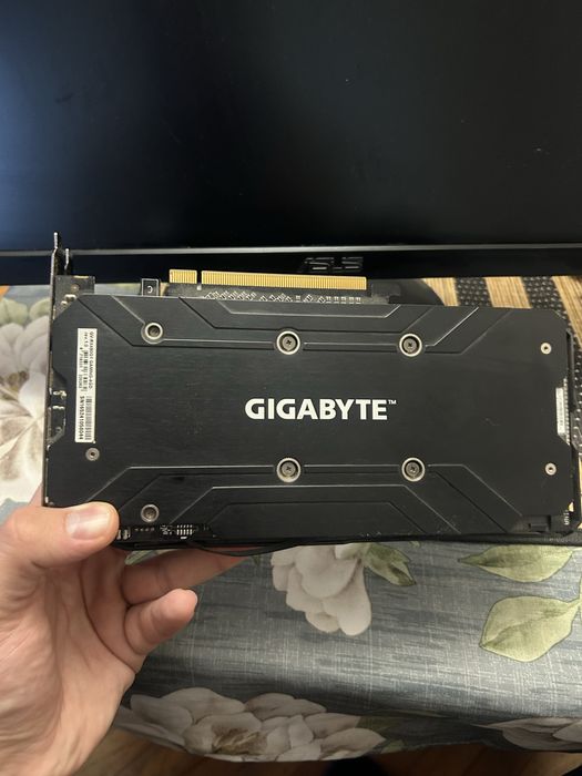 Комплект части за компютър и периферия