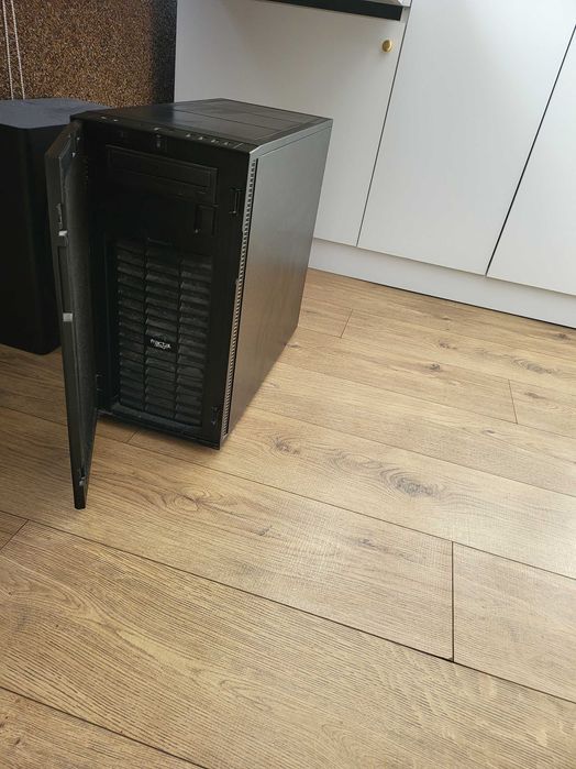 Vand PC i5 6500 , asus gtx 970 4gb, 16gb (toate componenetele in poze)