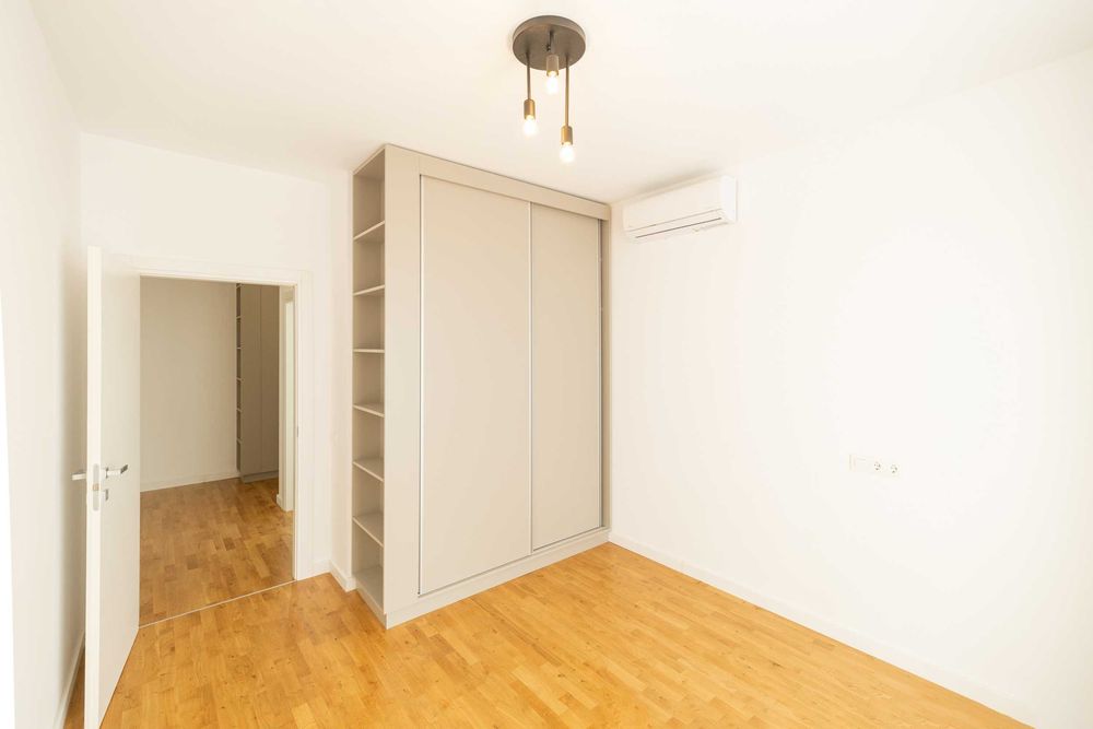 Inchiriez Apartament cu 3 camere Bucuresti zona Baneasa - Proprietar