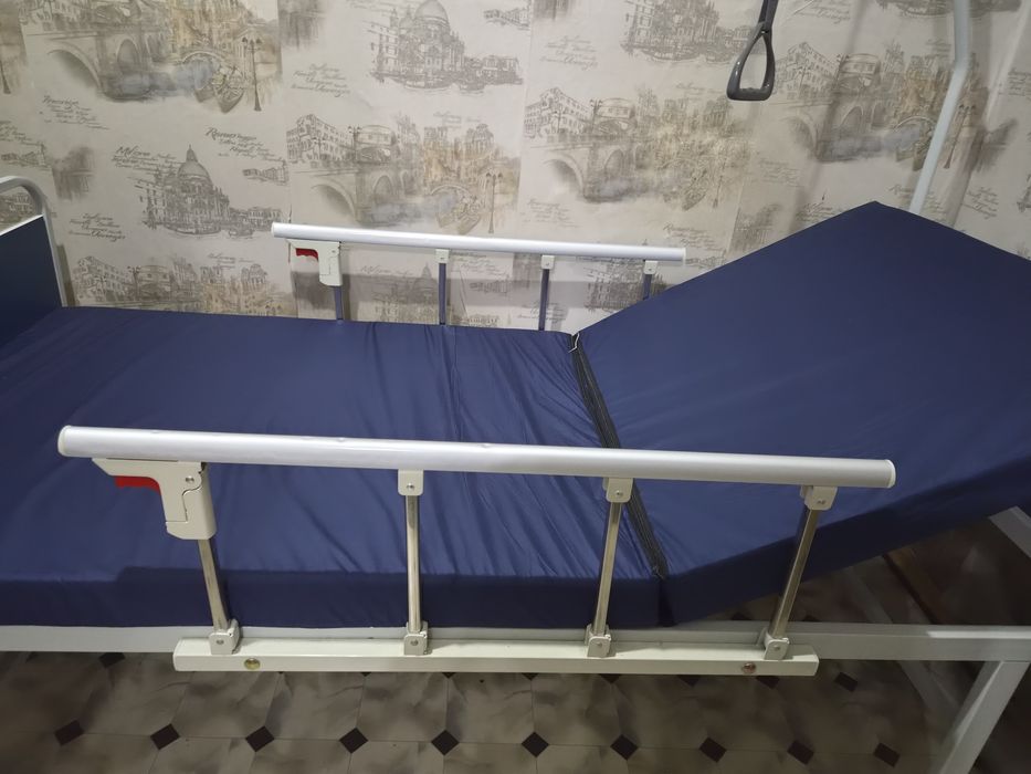 Кровать медицинский